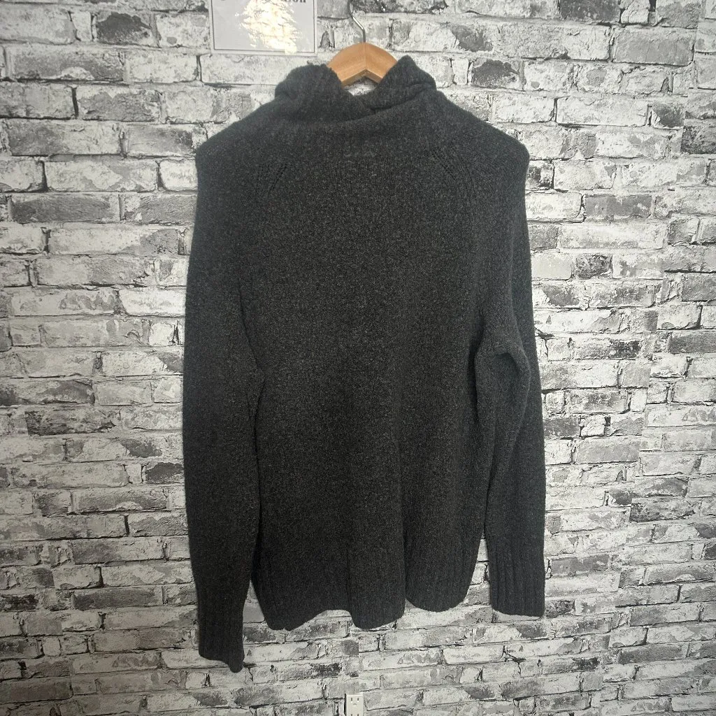 EUC GAP Turtle Neck Sweater Dark Grey Size XL - Image 2