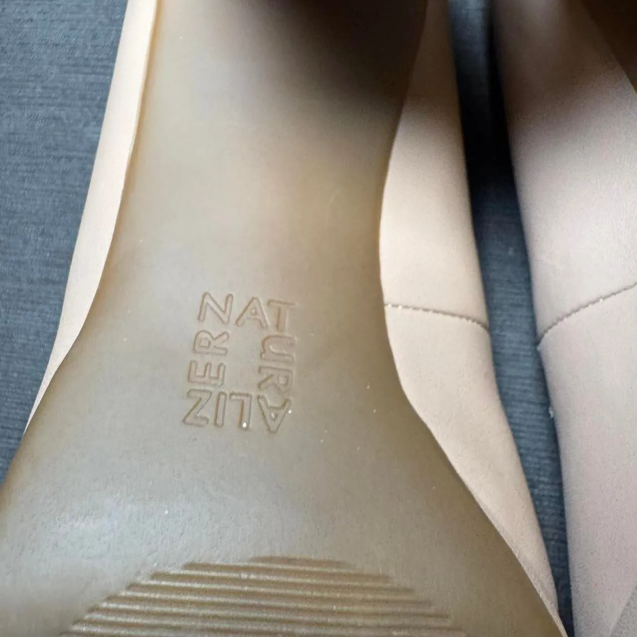 Naturalizer Women’s Size 9 Nude Platform Pumps Vegan Leather Block Heel Dress - Image 7