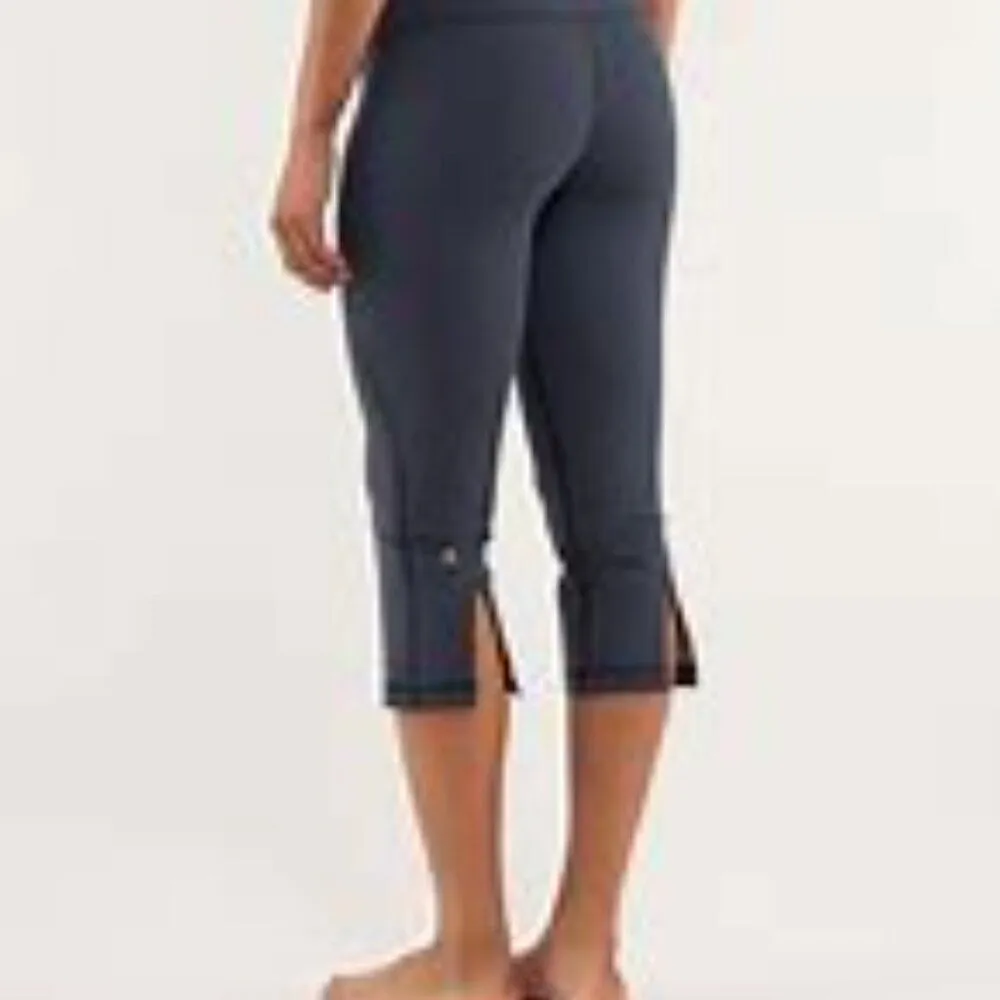 Lululemon Gather & Crow Crop in Inkwell with White Pinstriped Leggings - Size 6 - Image 11
