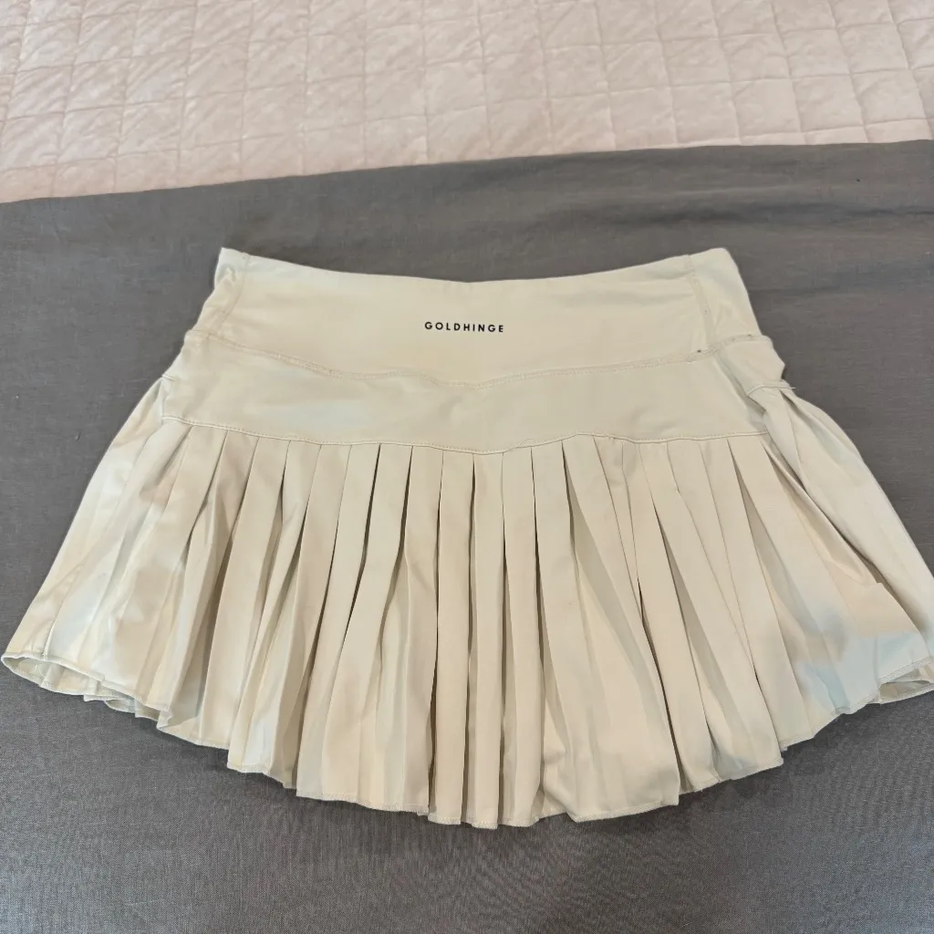 GOLD HINGE PLEATED TENNIS SKIRT - Image 2