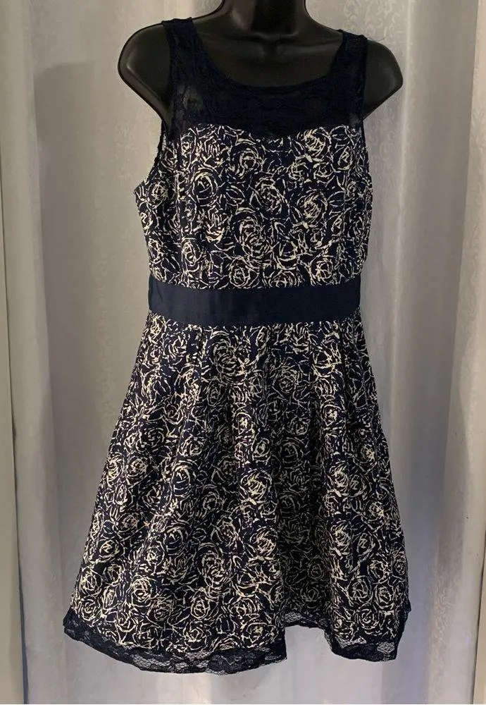 BB DAKOTA Damask Blue Dress. Sz:8 - Image 3