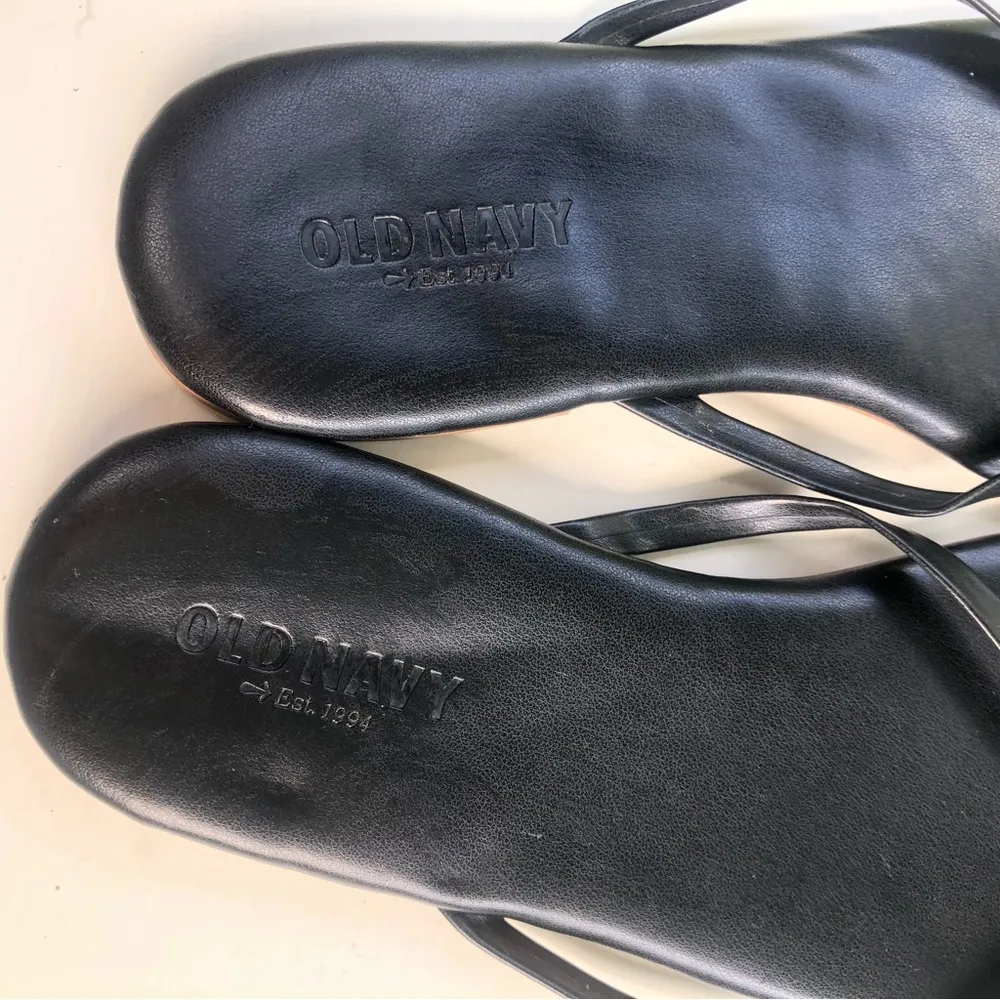 Old Navy Women’s Sandals Sz 8 - Image 3