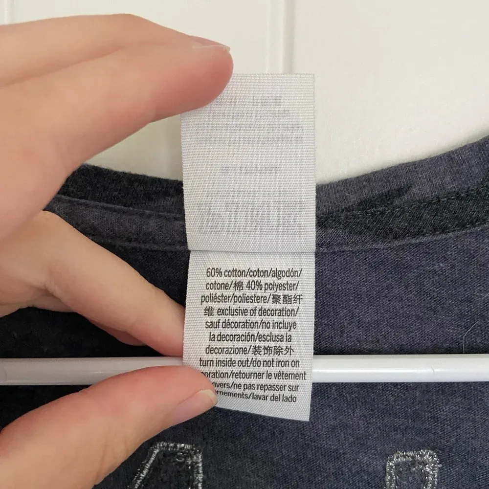 NWOT | PINK Victoria’s Secret women’s gray black zebra print v-neck sequin top M - Image 3