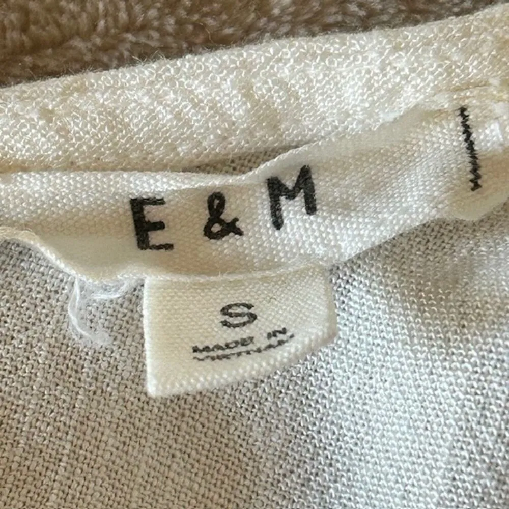 E & M Rhea Two Pocket White Cami size Small - Image 3