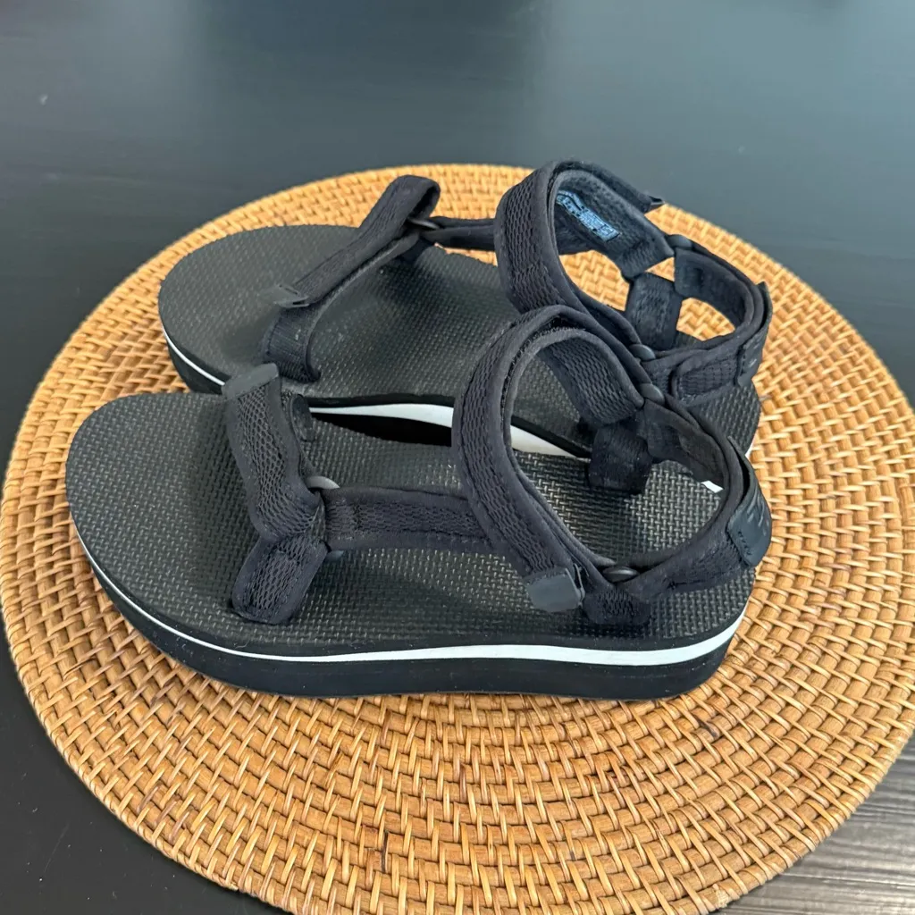 Teva  Black platform Adjustable Sandals size 7 - Image 5