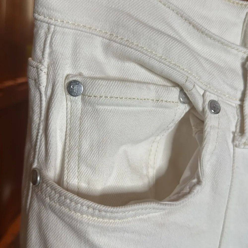 Pilcro Clean-Seamed High-Rise Wide-Leg Cream Jeans Size 30 - Image 5