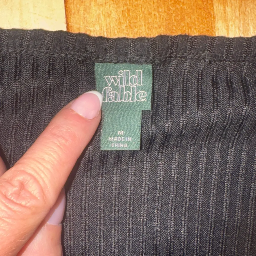 Wild Fable Black Ribbed Long Sleeve Cropped Top - Image 2