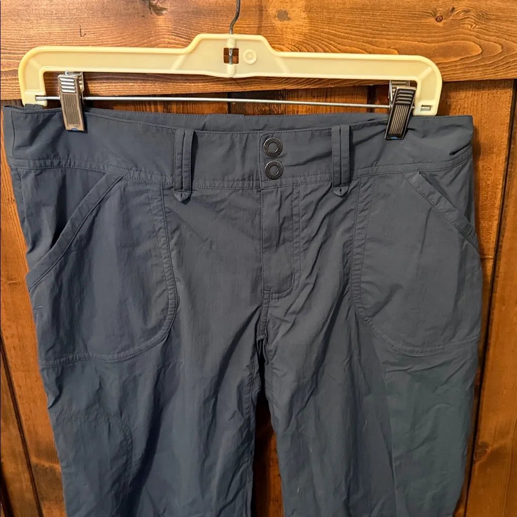 Arc’teryx WOMANS hiking pant, Size 6, Dark Gray Black - Image 2