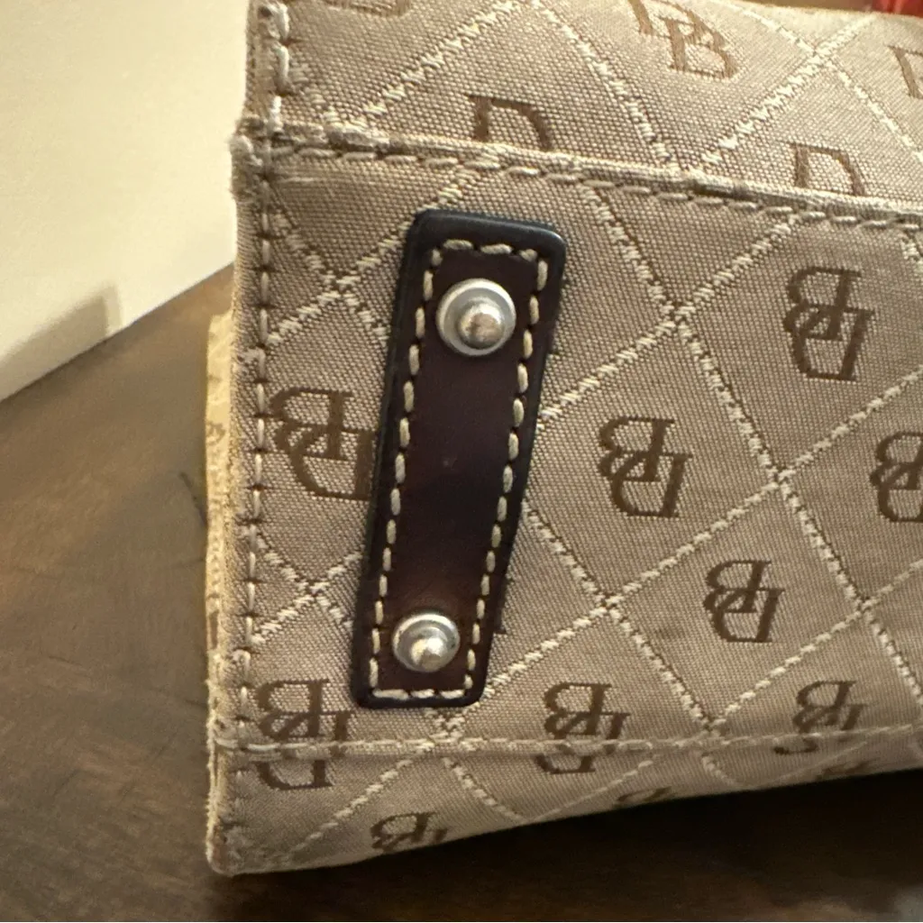 Dooney & Bourke East West Tote Signature Quilt Tan & Brown‎ Stitching EUC - Image 7