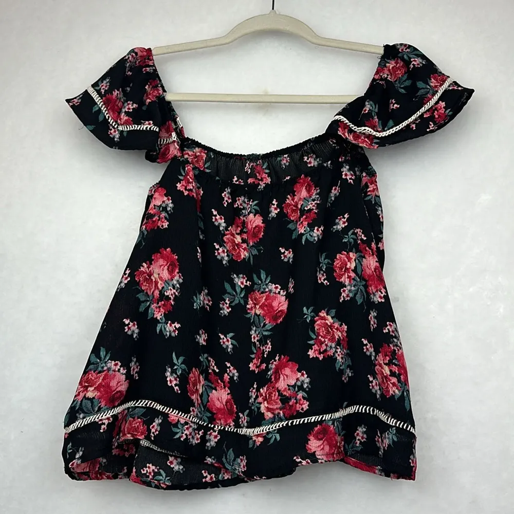 Lily White Top Womens Blouse Ruffle Black Floral Sz M - Image 8