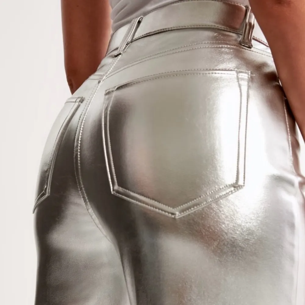 Abercrombie & Fitch 90s Straight Ultra High Rise Silver Faux Leather Pants - Image 4