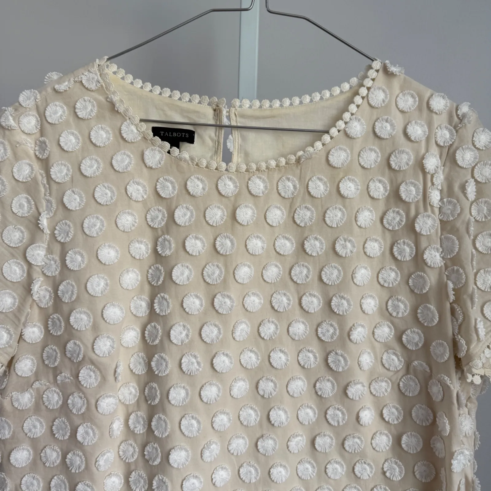 Talbots Top sz 8 Cream Luxury Minimalist Textured Polka Dot Short Sleeve Blouse‎ - Image 2