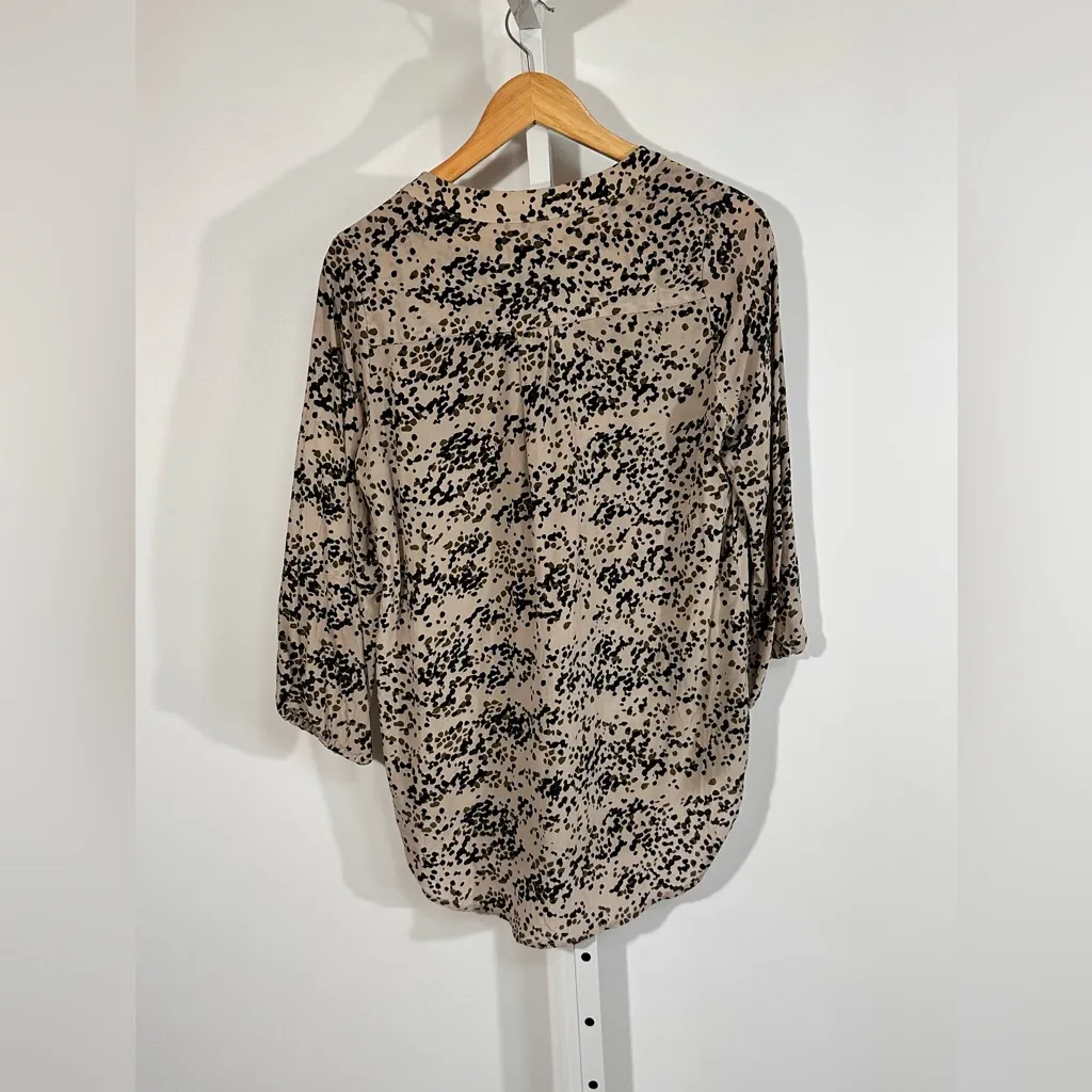 Amour Vert Silk Dot Blouse M – Quiet Luxury Printed Button Front Top - Image 5