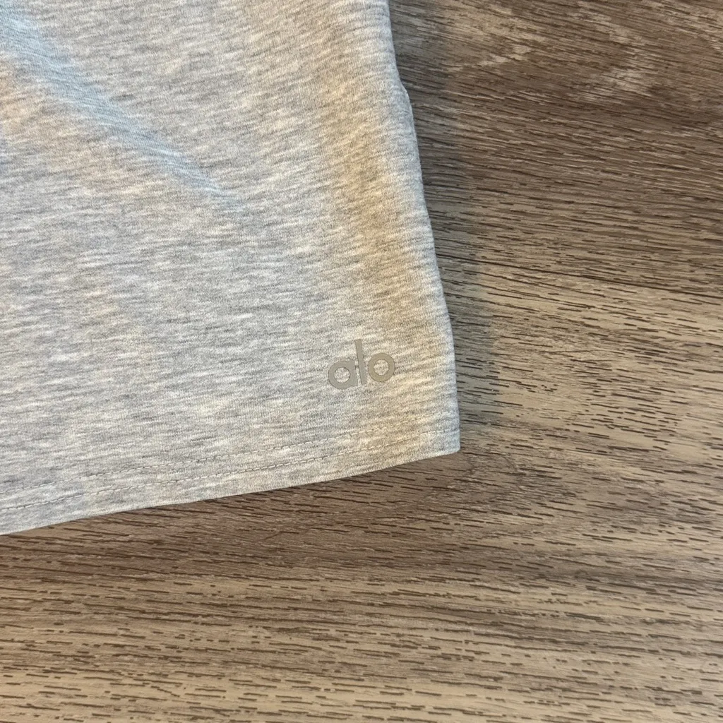 ALO Yoga Light Gray Shorts Knit Athletic Casual - Image 3