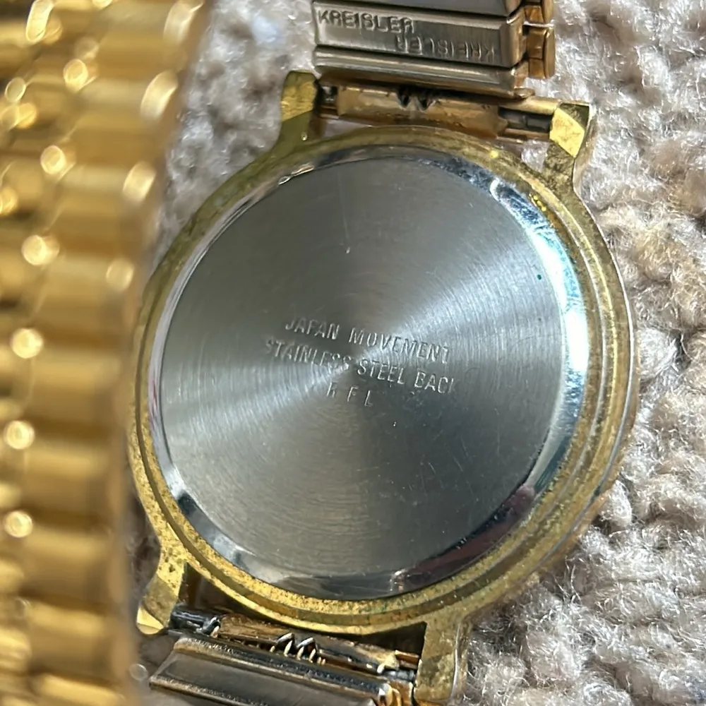 Women’s vintage gold tone quartz bracelet‎ watch one size stretches - Image 5