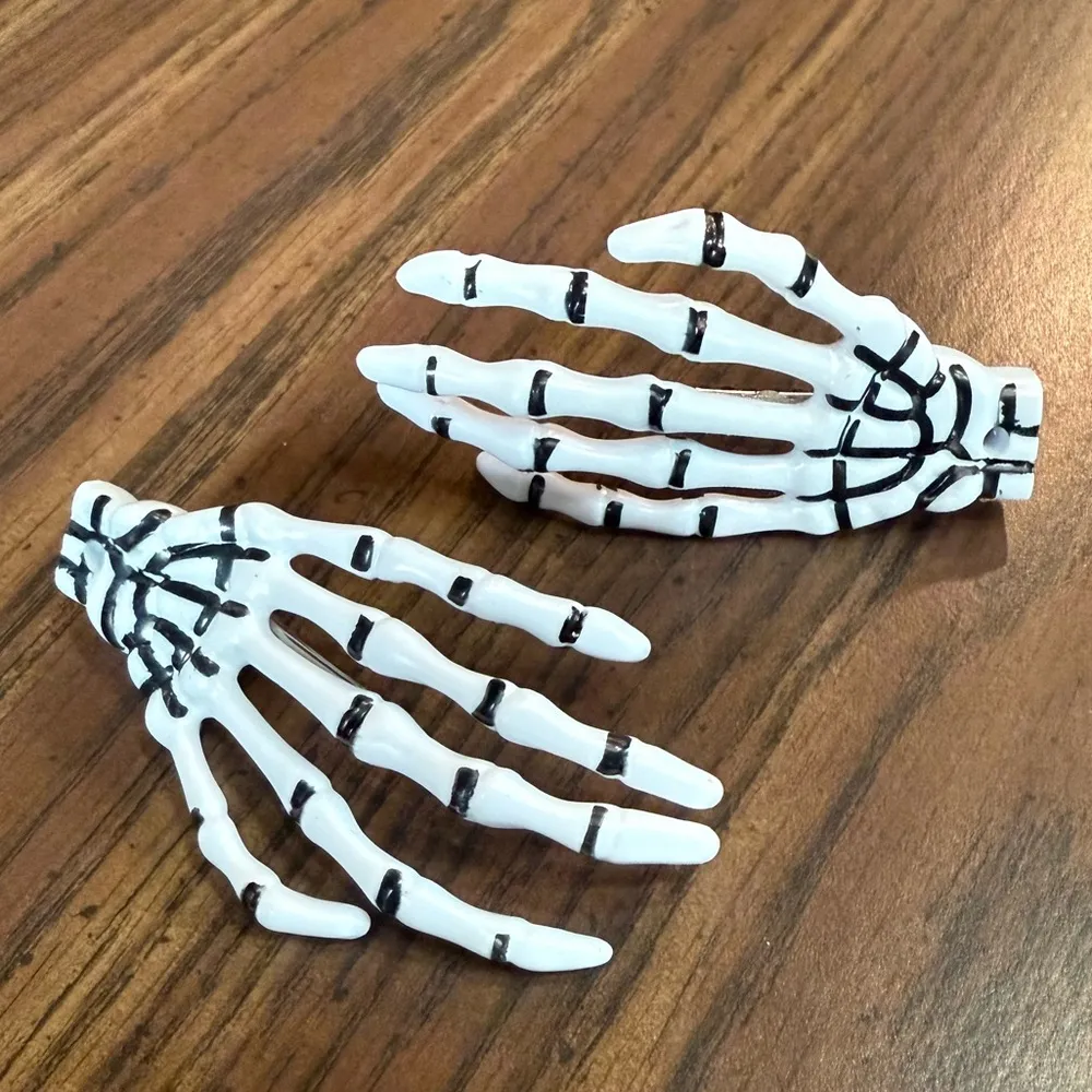Silver Rhinestone Skeleton Hand Hairclips - Image 5