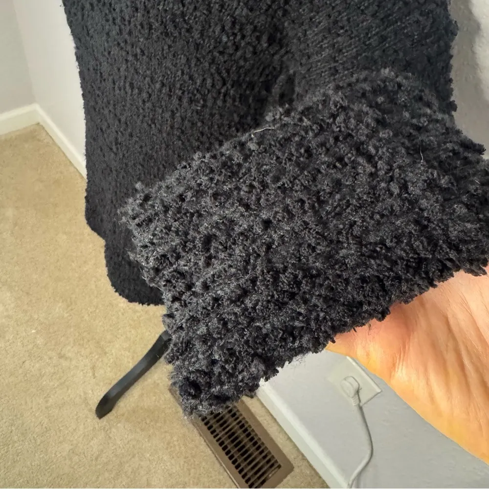 Abercrombie Fitch V-Neck Teddy Tunic Sweater Black Size S Cozy Lounge Classic - Image 3