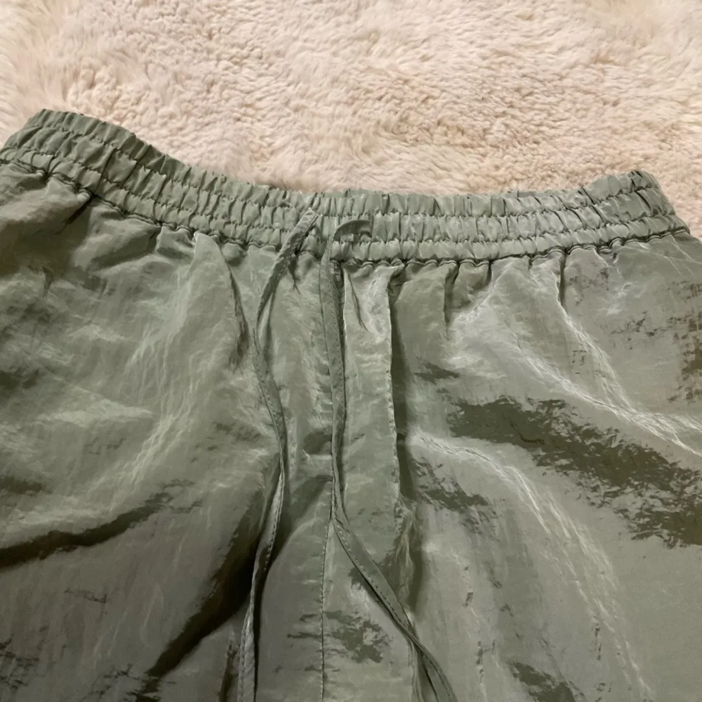 Open Edit  Shorts Women's Medium Relaxed Pull‎ On Green Drawstring Waist - Image 3