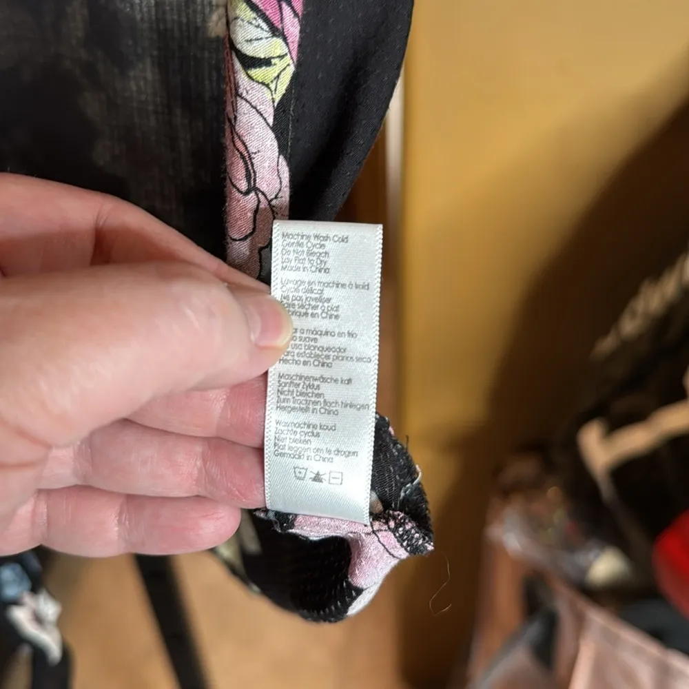 PJ Salvage Black Floral Blouse Size Medium - Image 8