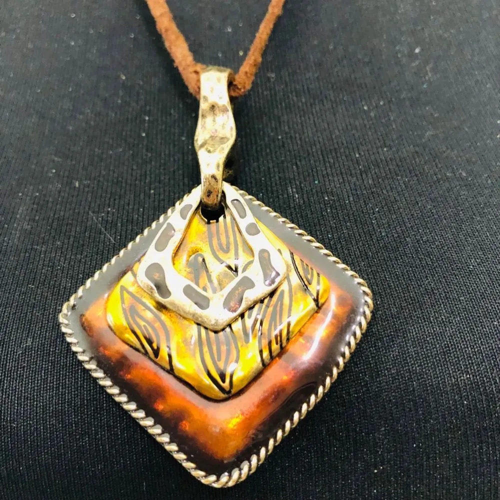 Vintage Gold Tone Layered Pendant Necklace and Clip On Earrings Set - Image 3