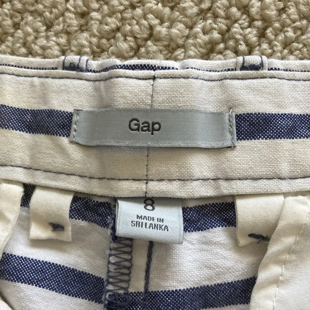 Gap Striped Chino Shorts 2.75” Size 8 Blue White Preppy 100% Cotton EUC - Image 2