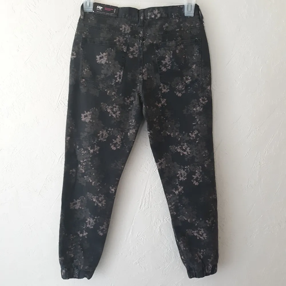 Aeropostale Tokyo Darling Boyfriend Joggers Pants Women's Size 4 - Image 5