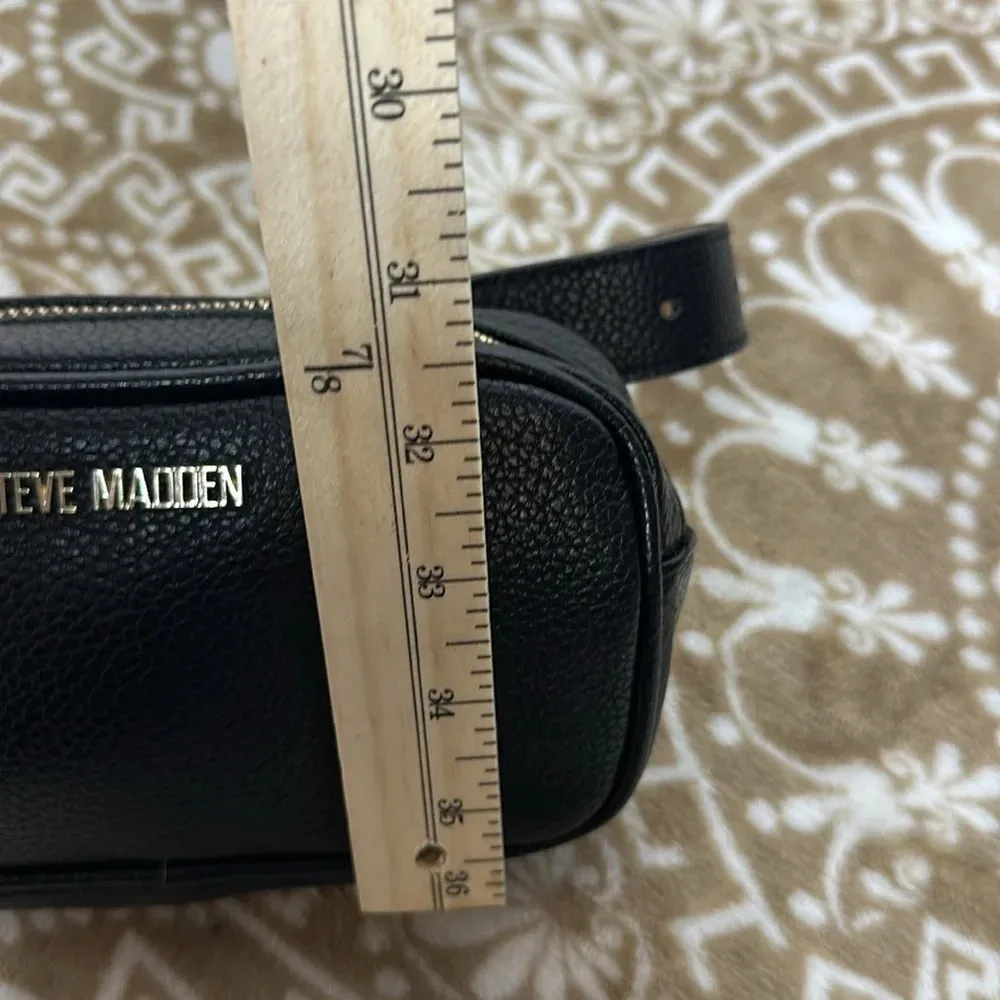 Steve Madden Belt Bag / wristlet - Image 9