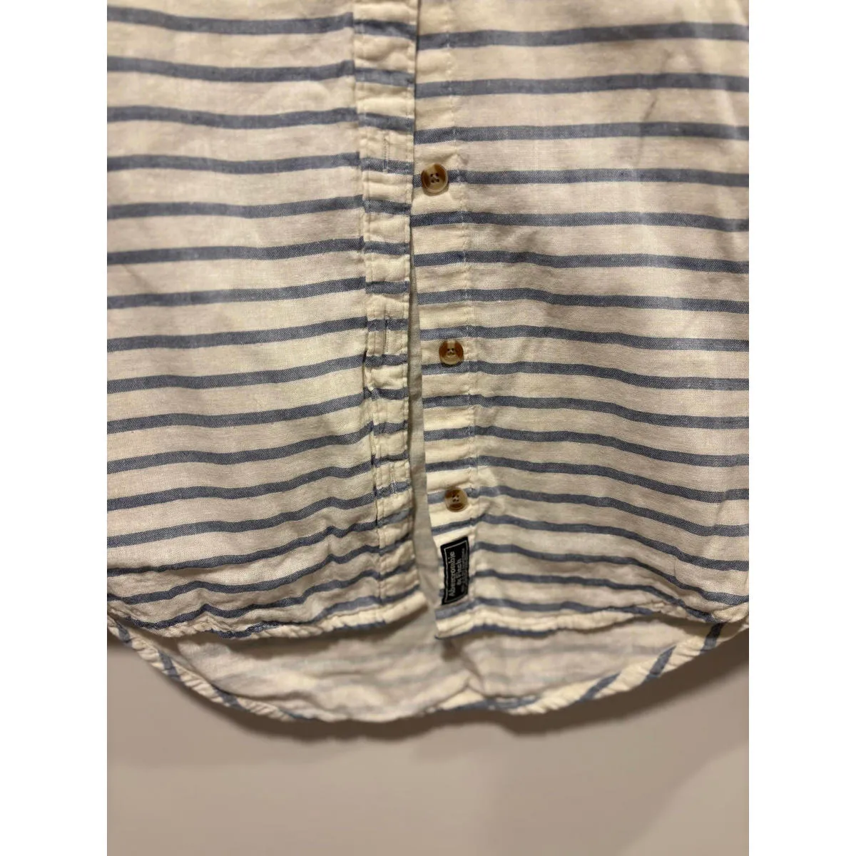 Vintage y2k Abercrombie & Fitch Women's Striped Button-Up - Image 7