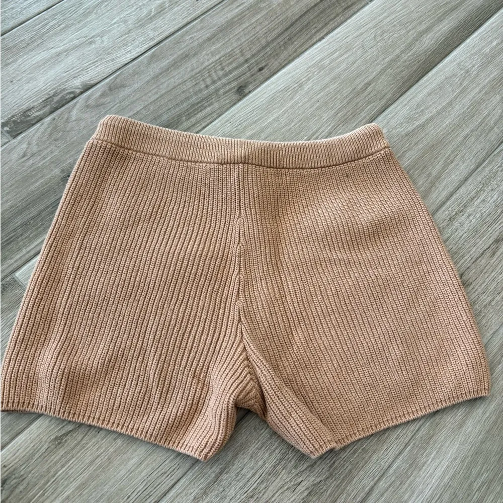 reformation shorts - Image 3