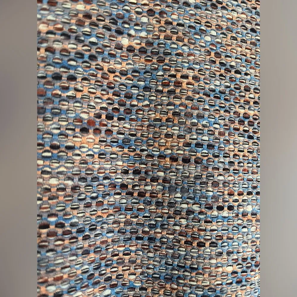 Athleta  Mesh Breathable Shirt. Size Medium. - Image 3