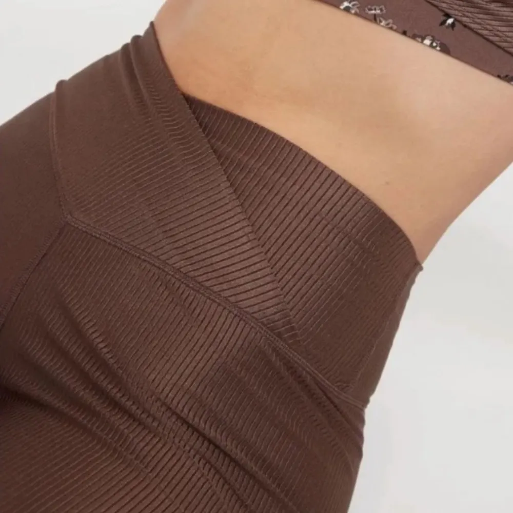 Aerie Offline Ribbed Shine High Waisted Crossover Leggings  In Relic Brown Small - Image 7