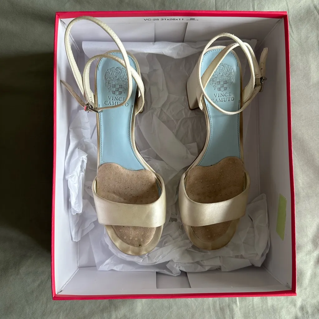 Vince Camuto Milk Satin Pendreya Platform - Image 5