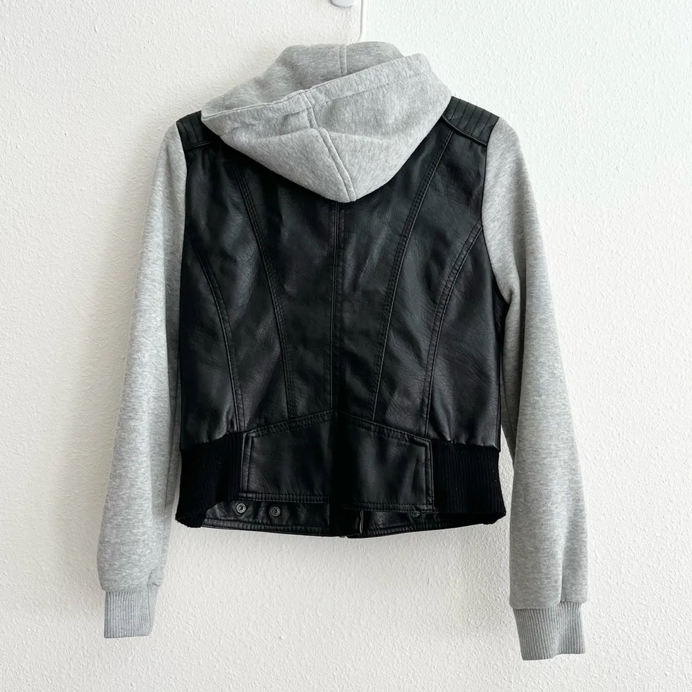 Last Kiss Y2K Black Leather Hybrid Gray Hooded Zip Moto Jacket Size Medium - Image 5