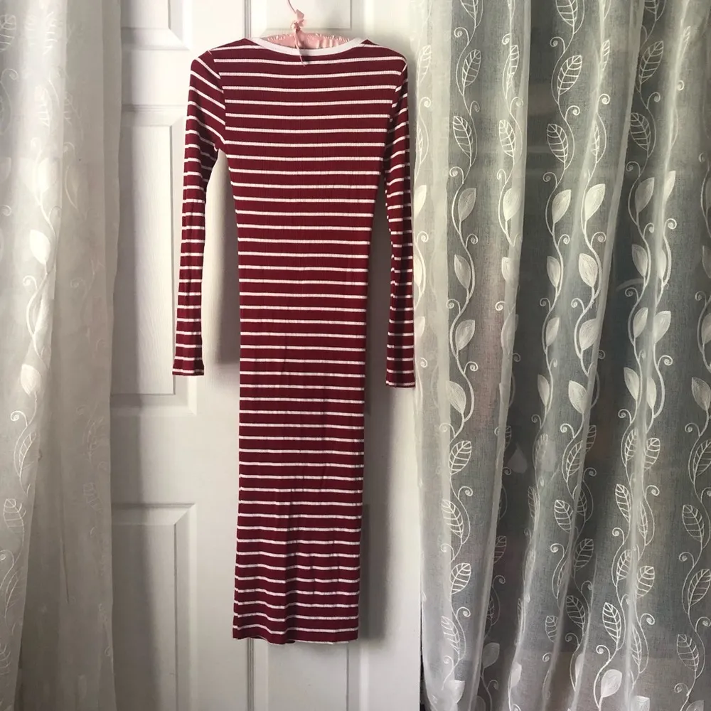 Forever21 strips bodycon midi dress, size medium - Image 5