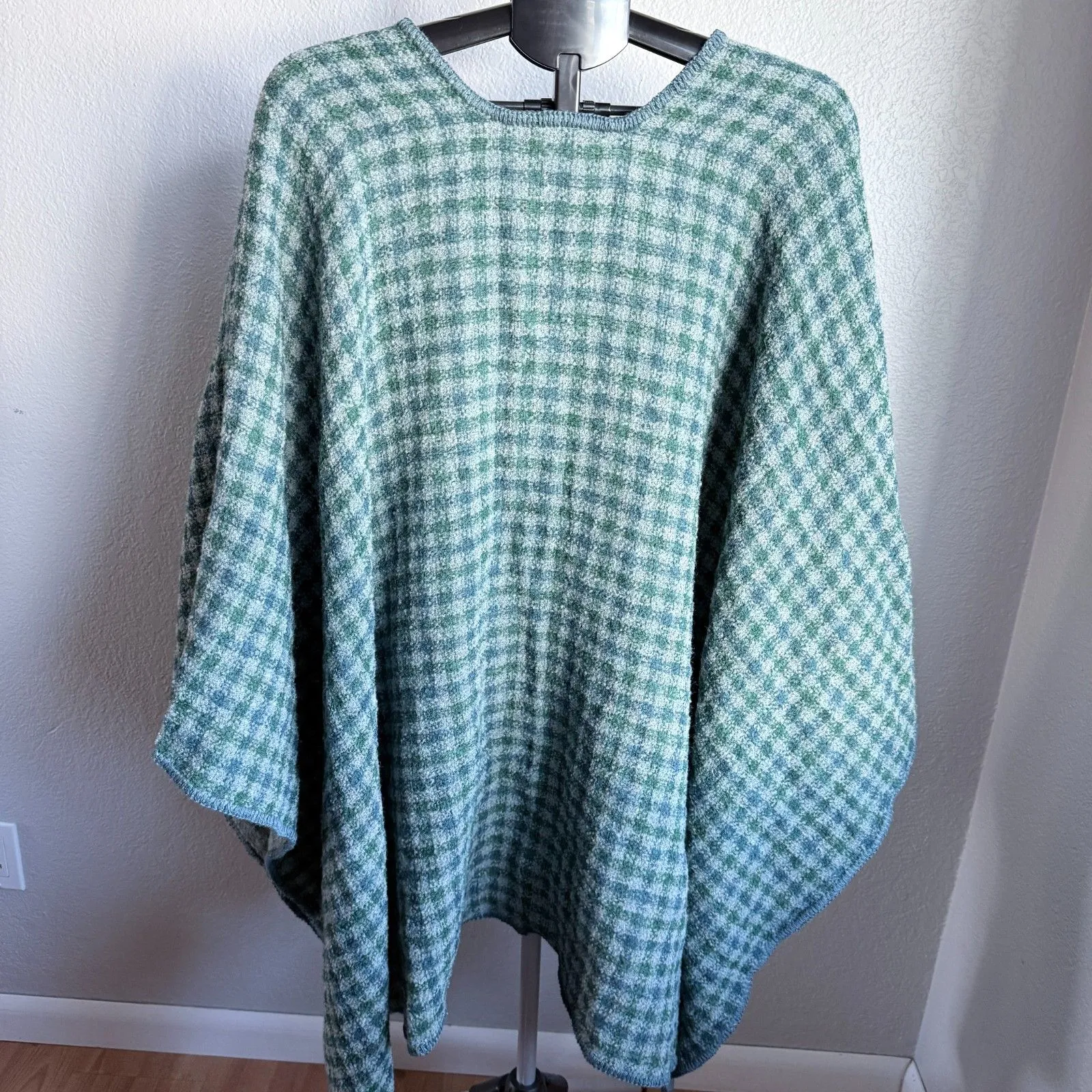 Boyne Valley Weavers Made in Ireland Plaid Wrap Shawl Cape Wool Blend Woven Blue Size undefined - Image 2