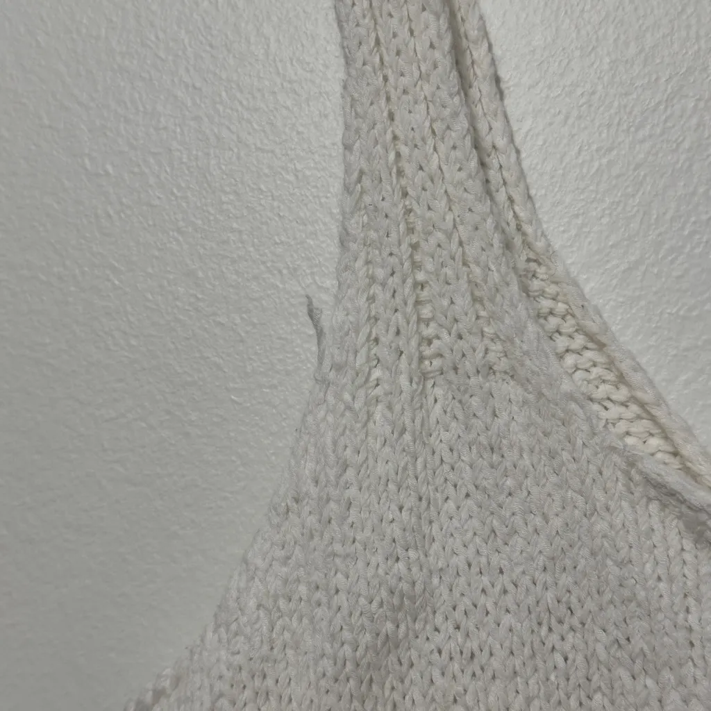 Abercrombie & Fitch Crochet V-neck Skimming Tank Top Size Medium White Beach - Image 6