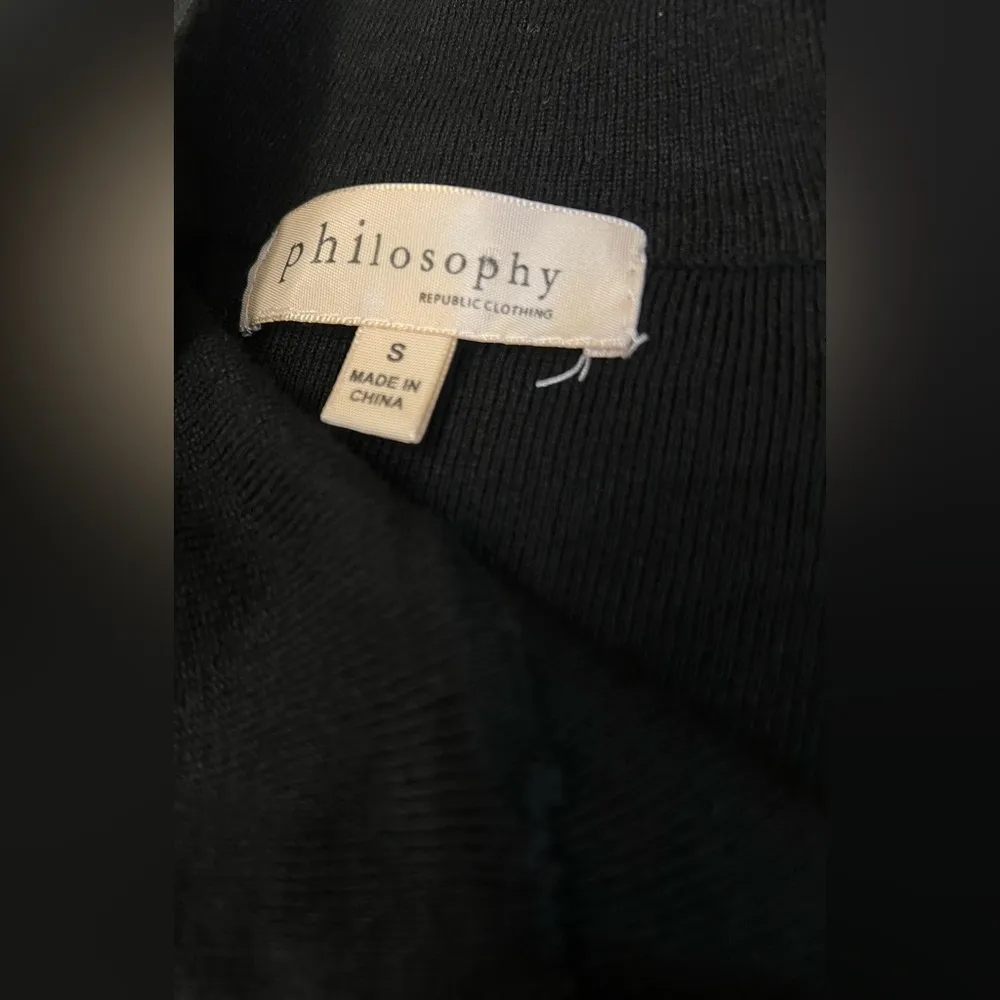 Philosophy Mockneck Sleeveless Back Zip Sweater Top Size Small - Image 3