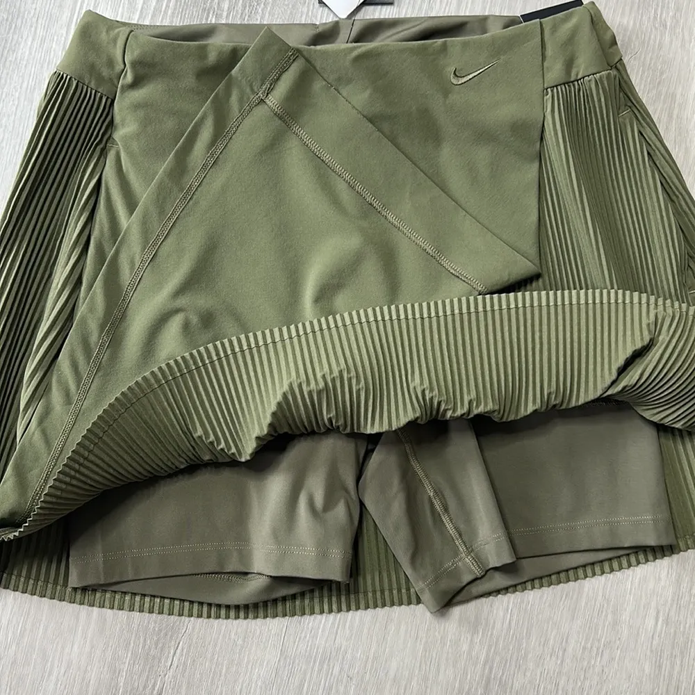 nwt // Nike flex golf victory drifit UV CK7797 Olive Green skort - Image 72