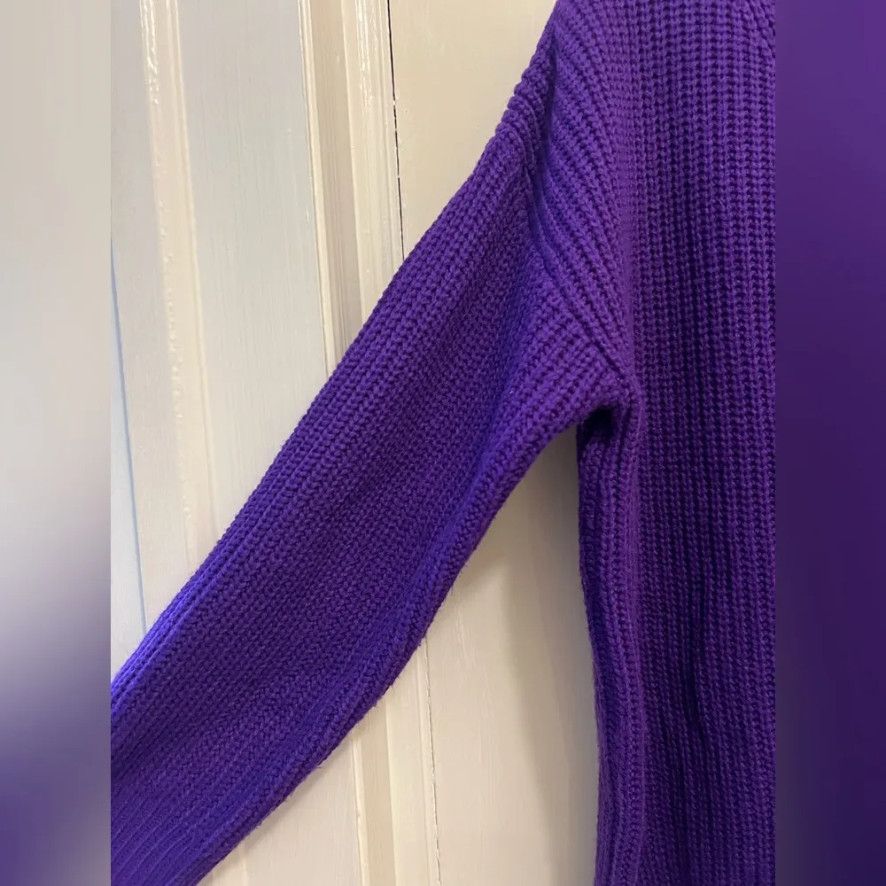 SHEIN - Chunky, Slouchy, Ribbed Knit V-Neck Sweater - Purple (EUC) Small - Image 6