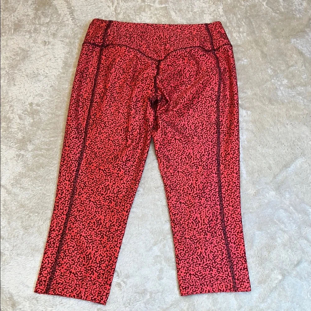 Nike Red Speckled Cropped Leggings‎ - Image 6