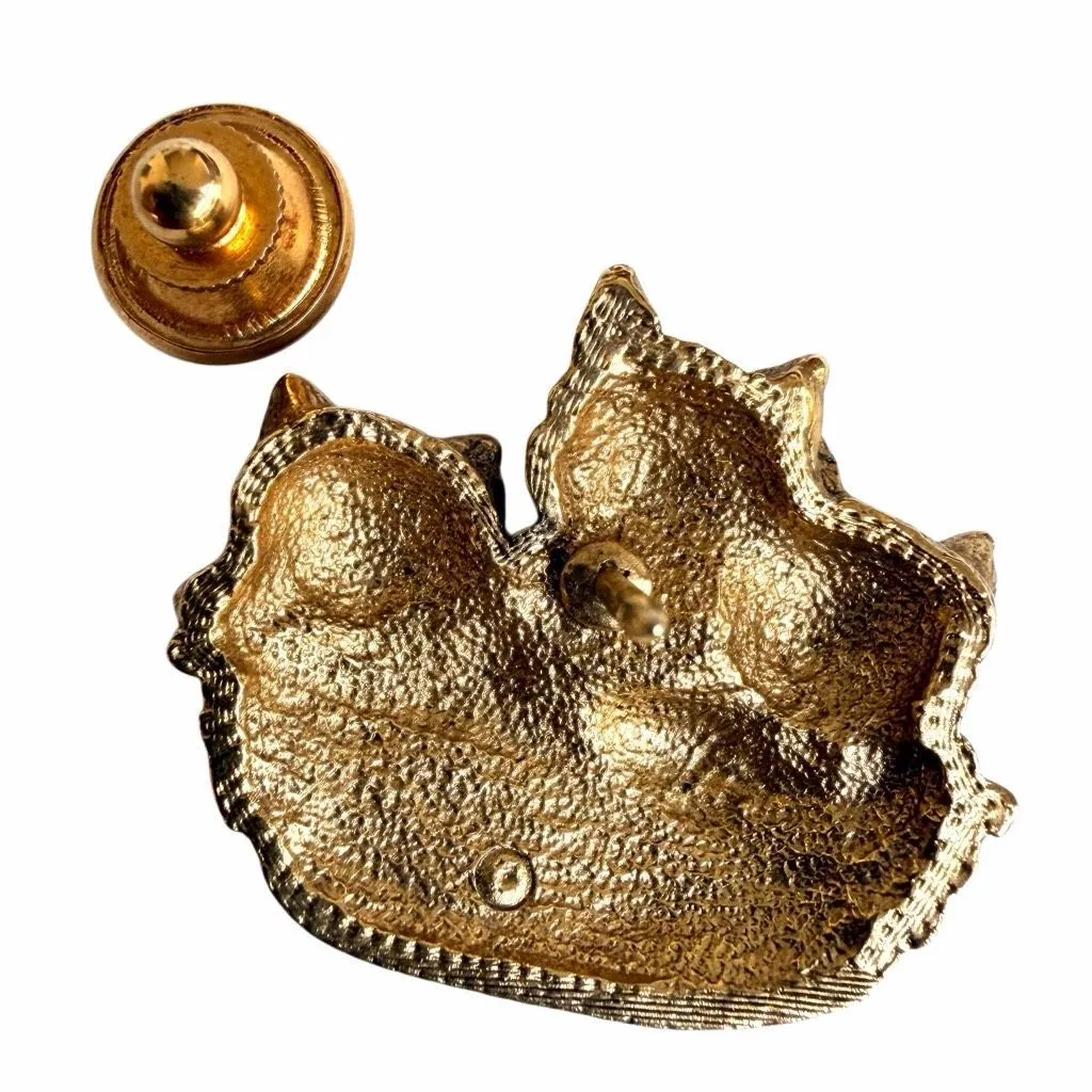 Avon Gold Tone kitten basket of love Vintage pin - Image 3