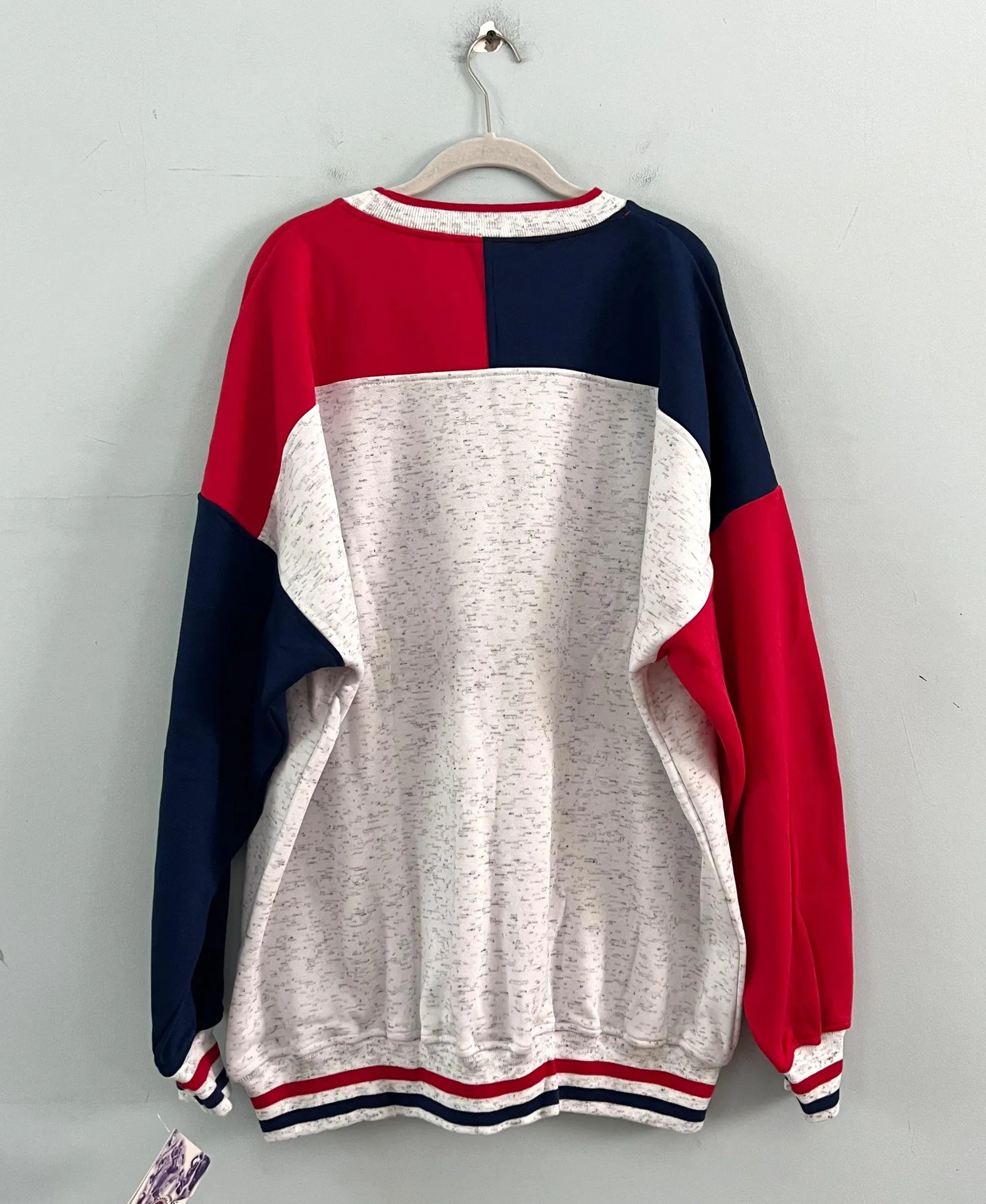 Antigua Atlanta Braves MLB  Sport Vintage Gray Embroidered Crewneck Sweatshirt - Image 2