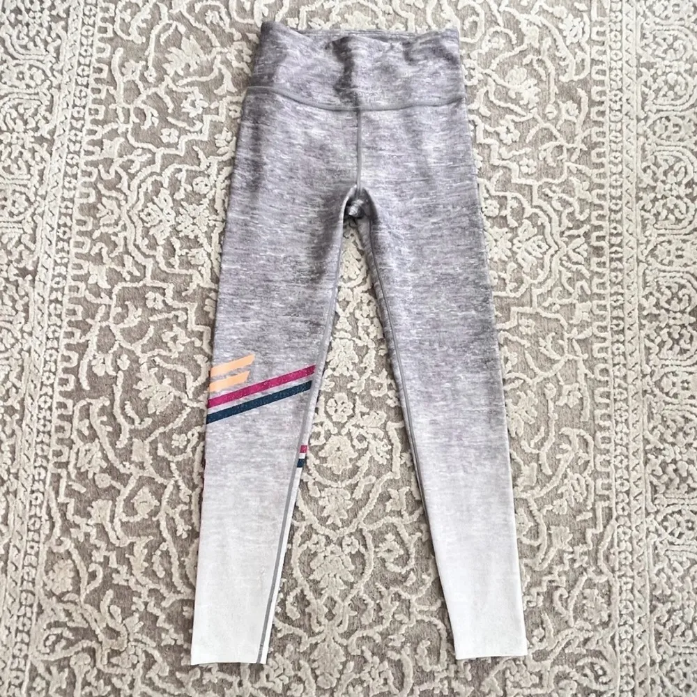Peloton Gray Speckled Leggings A0335 - Image 2
