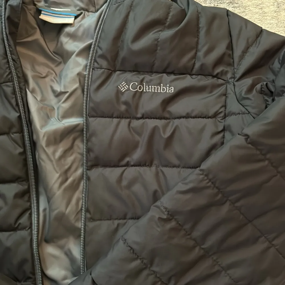 Columbia Black Puffer Jacket - Image 2