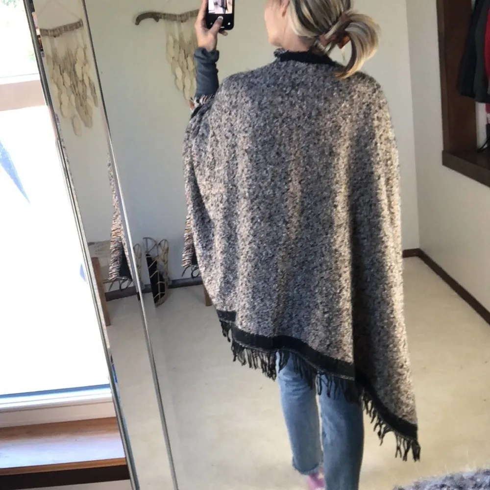 Kensie : Animal Print Shawl - Image 19