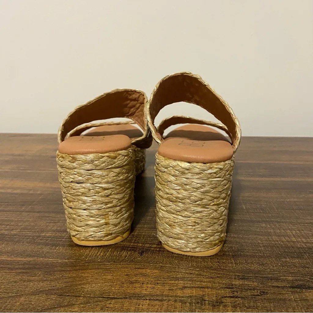 Beach by Matisse Chunky Espadrille Heels size 9 Tan - Image 4
