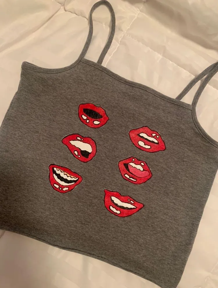 Hand painted Lip Tank Gray - Image 5