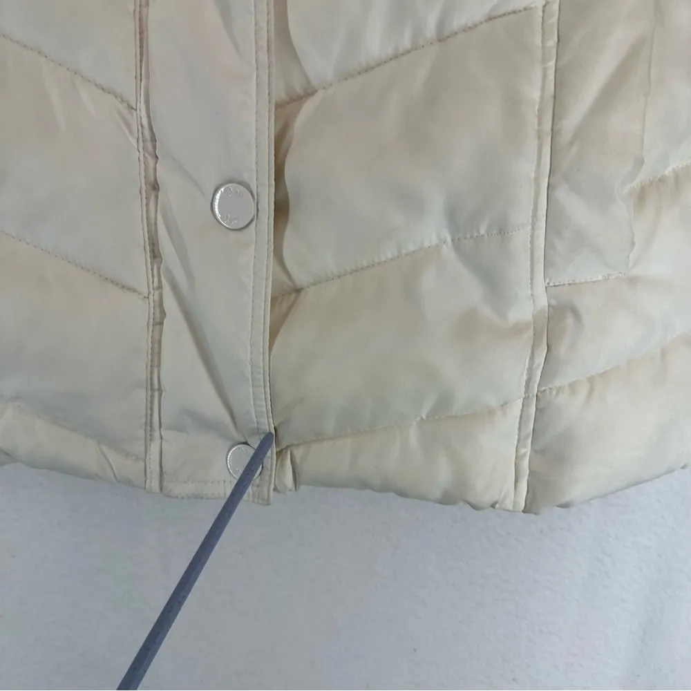 Gap Sleeveless Puffer Vest Jacket Button Zipper Women’s Medium White - Image 5