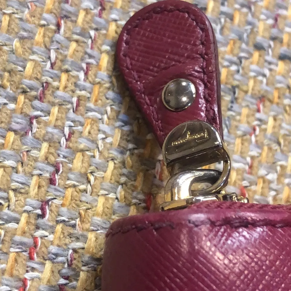 SALVATORE FERRAGAMO Gancini Hot Pink Full Zip Bifold Leather Wallet COMES in BOX - Image 8