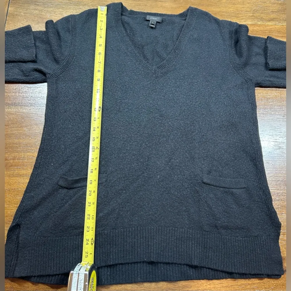J. Crew Size M Women’s Black V-Neck Boxy Wool Blend Relaxed Fit Sweater - Image 5